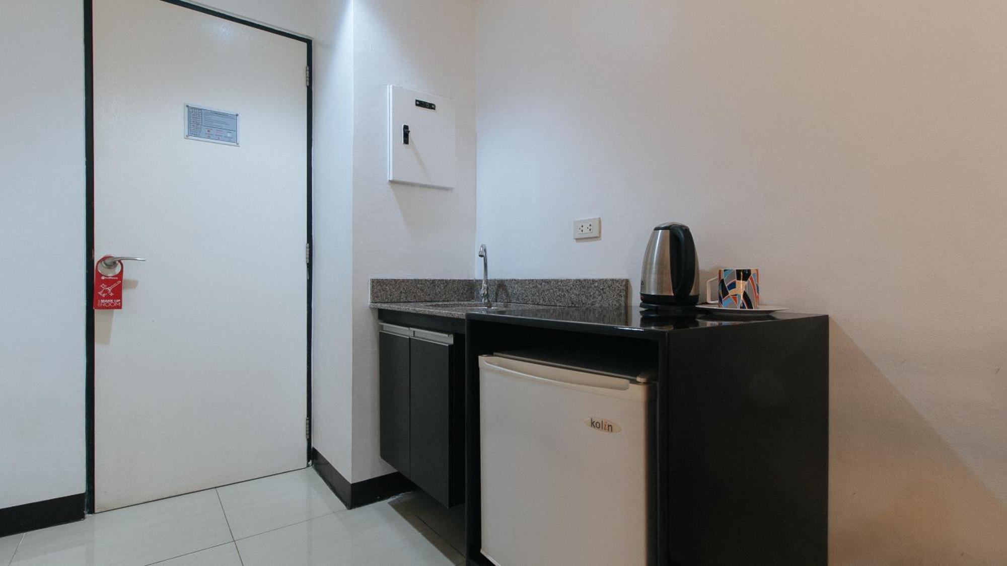 Reddoorz Plus At Banawe Bandar Quezon Luaran gambar