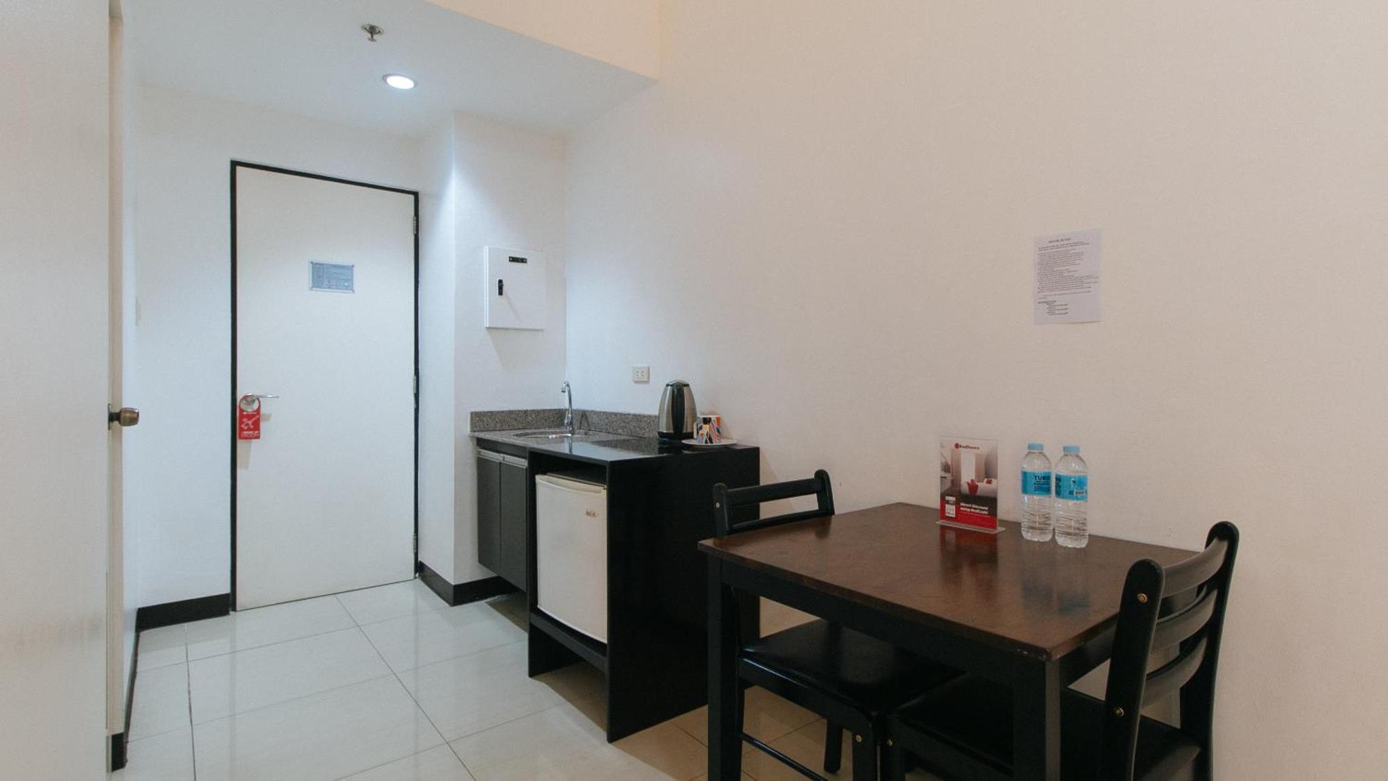 Reddoorz Plus At Banawe Bandar Quezon Luaran gambar